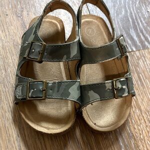 Cat & Jack Kids' Camo Sandals with Buckle Straps